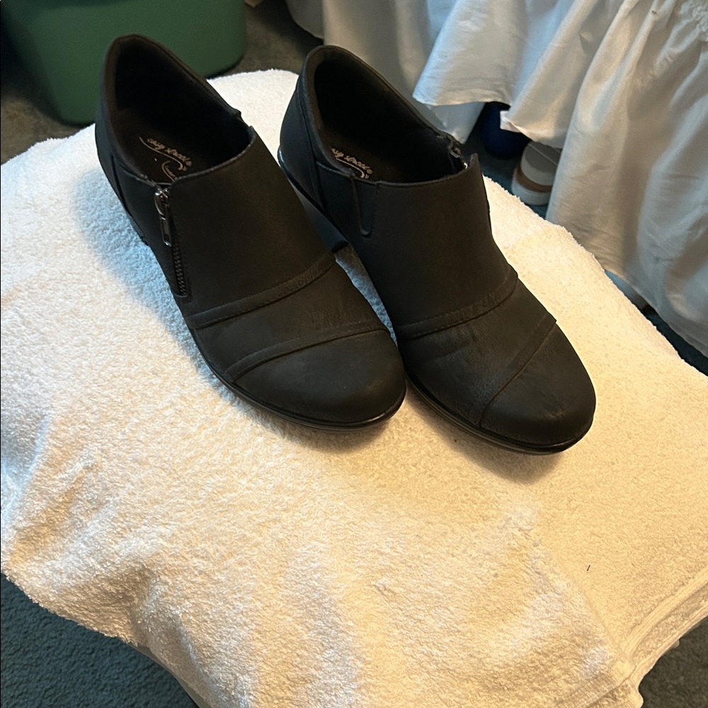 Easy Street Black Ankle Booties